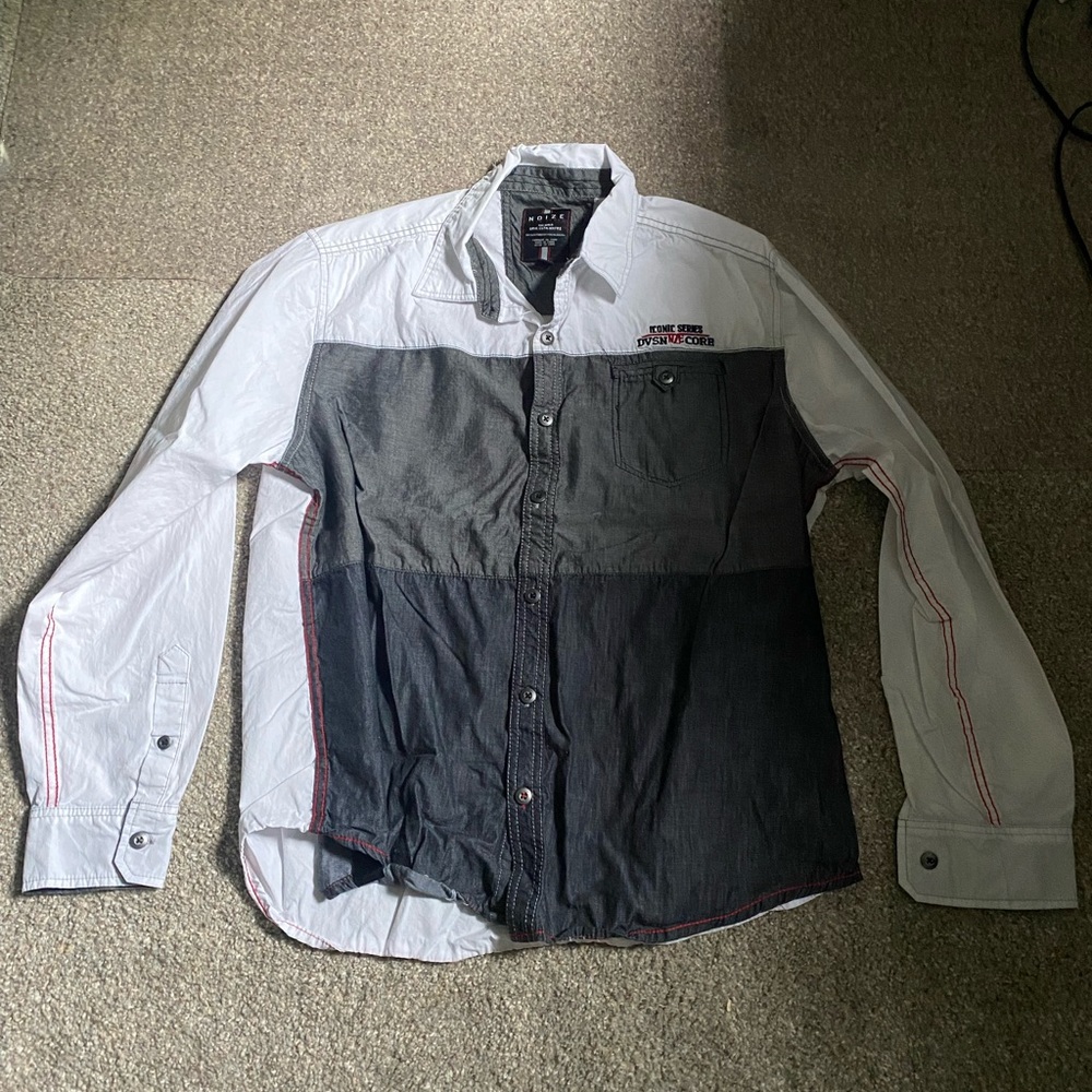 Men’s Medium Iconic series dress shirt